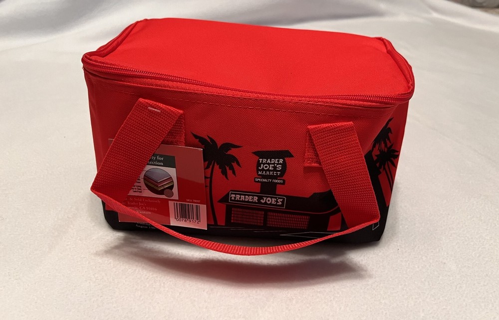 Trader Joe’s Insulated Reusable Shopping/Lunch Bag Red Tote Bag NWT