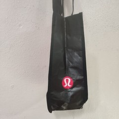 LULULEMON REUSABLE SHOPPING – GIFT BAG 11×9.5 RED SHOULDER STRAPS 5448