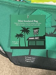 New Trader Joe’s Mini Insulated Cooler Bags Set Of 2 Red & Green Limited Edition