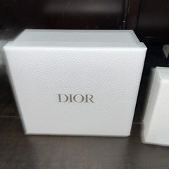 DIOR AUTHENTIC WHITE PEBBLED BOXES USED TOTAL 2 VARIOUS SIZES