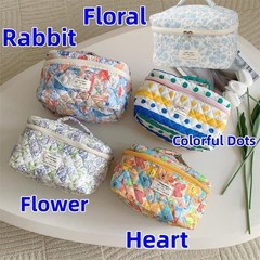 Fcteap Makeup Bag Travel Essentials Quilted Cosmetic Large, Colorful Dots