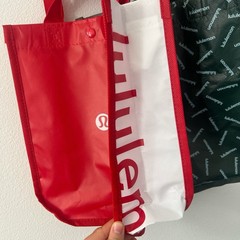 Christmas Lululemon red and green reusable shopping bags bundle