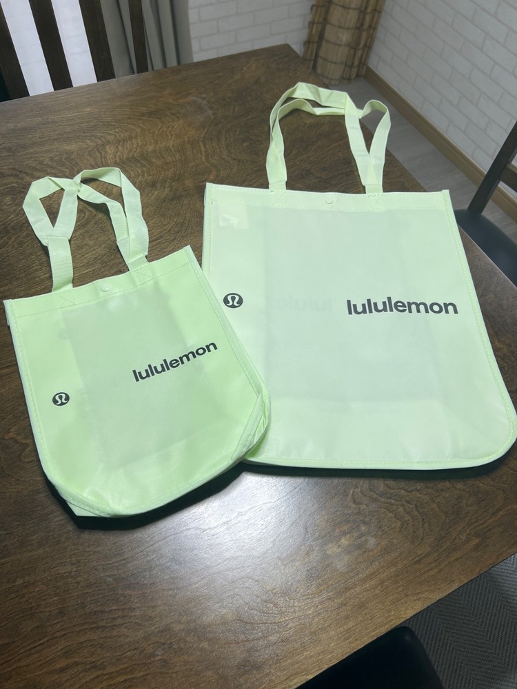 Lululemon 2 piece Sm & Lrg Reusable Bag Yellow Green w/Snap Closure (Small)