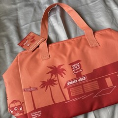 Trader Joe’s Large Insulated Reusable Tote Shopping Bag Peach Color 8 Gallon NWT