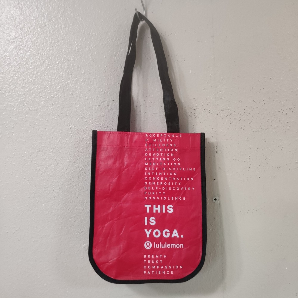 LULULEMON REUSABLE SHOPPING – GIFT BAG 11×9.5 RED SHOULDER STRAPS 5448