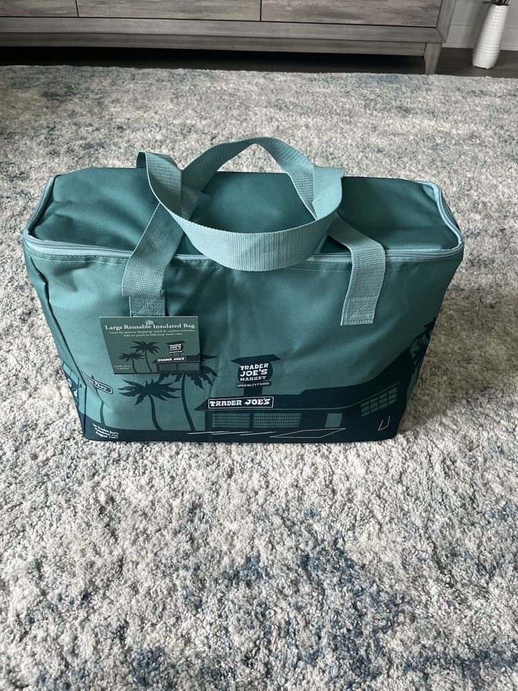 Trader Joe’s Large Insulated Tote Cooler Bag Green 8 Gallon NEW