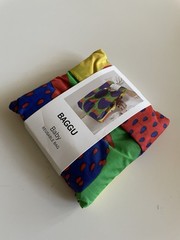 NWT BAGGU BABY ELECTRIC STRAWBERRY MIX BLUE GREEN YELLOW RED REUSABLE TOTE BAG
