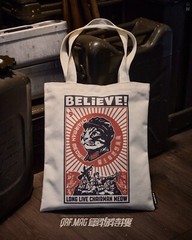 [QRF.SHOP] CHAIRMAN MEOW – SAVIOR OF THE PEOPLE shopping tote bag magnetic snaps