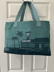 TRADER JOES LARGE REUSABLE INSULATED 8 GALLON COOLER BAG DUSKY BLUE
