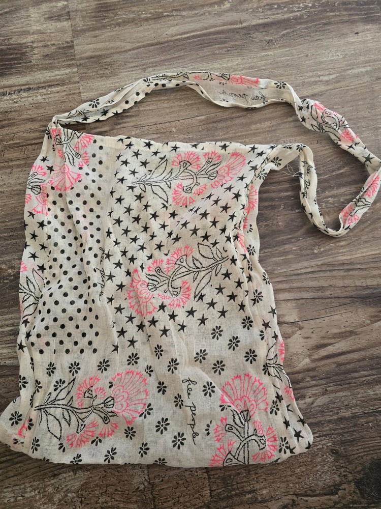 Free People 14 x 14.5 In Reusable Minimum Waste Fabric Cloth Print Bag New