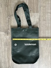 SET OF LULULEMON REUSABLE BAGS LOT OF 6 – 1 GRAY 2 DARK GREEN AND 3 RED