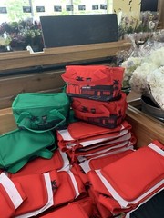 2 Trader Joe’s Mini Insulated Tote Bag Red Green Limited 1.5G Christmas 🎄🛍️
