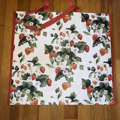 NEW Strawberries 🍓& BLOSSOMS 🌼Shopping Bag Reusable Travel Tote TJ Maxx RED